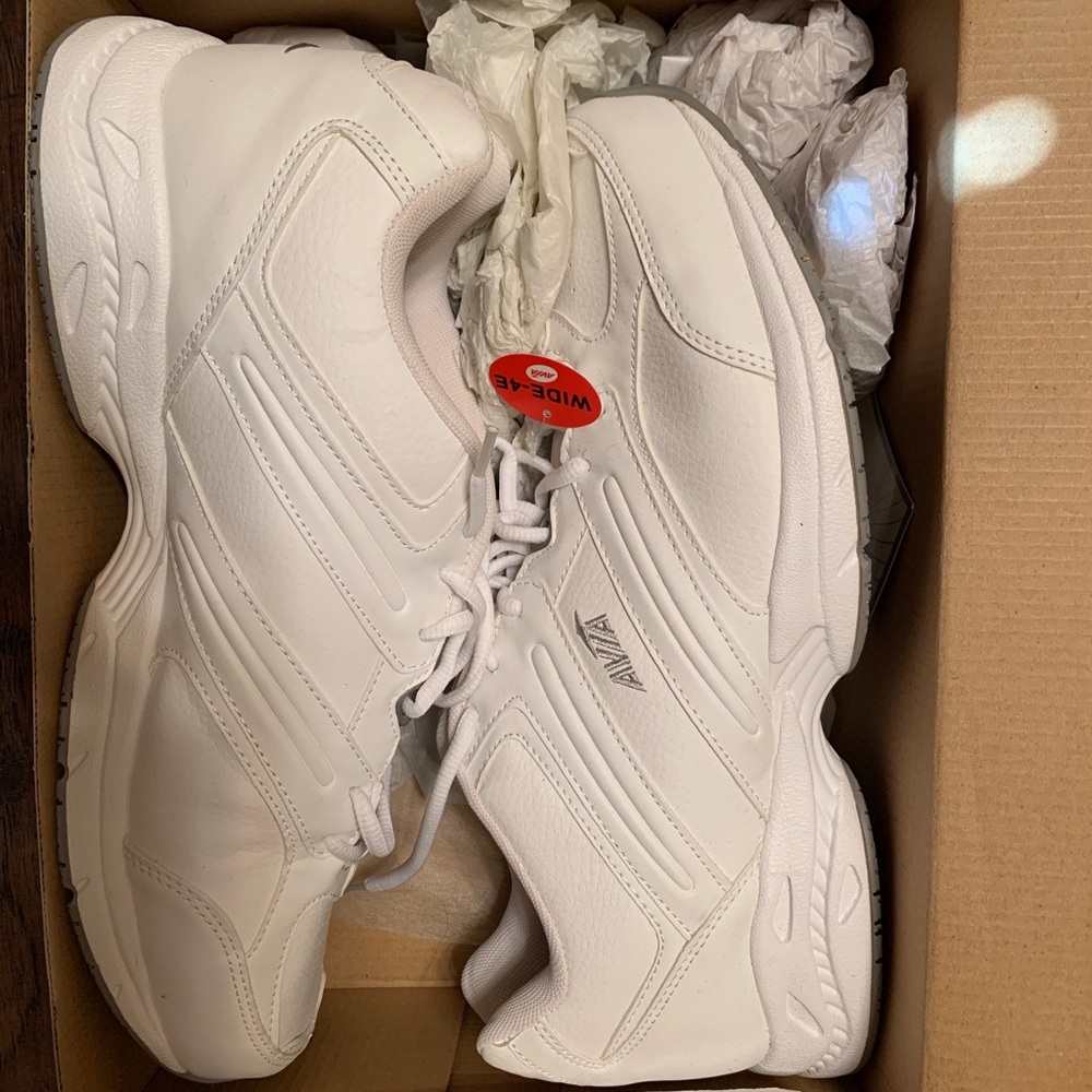 Avia Oil and Slip Resistant 325 sneakers